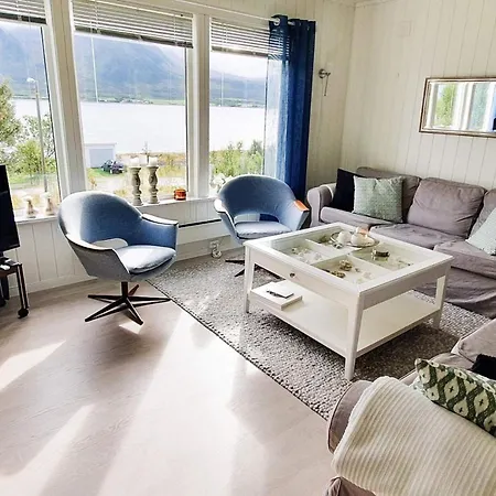 Seaside Retreat In Lyngen-by Traum Svensby