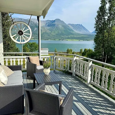 Seaside Retreat In Lyngen-by Traum Сasa de vacaciones *