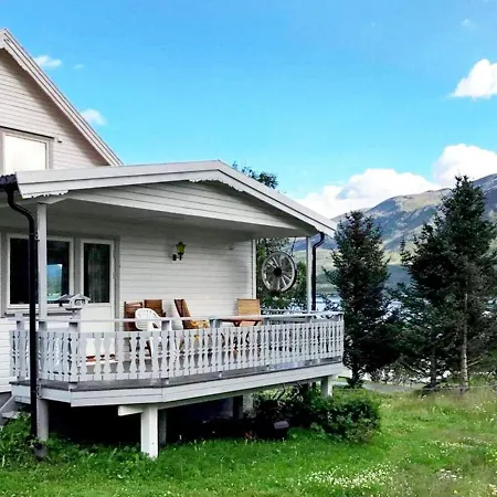 Nyaraló Seaside Retreat In Lyngen-by Traum