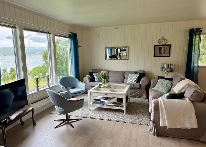 Seaside Retreat In Lyngen-by Traum Svensby