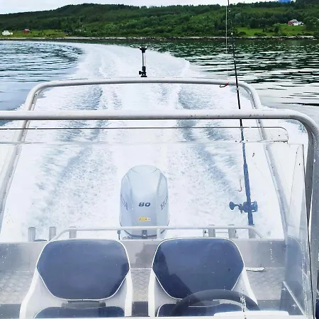 בית נופש Seaside Retreat In Lyngen-by Traum Svensby