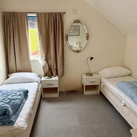 Seaside Retreat In Lyngen-by Traum בית נופש